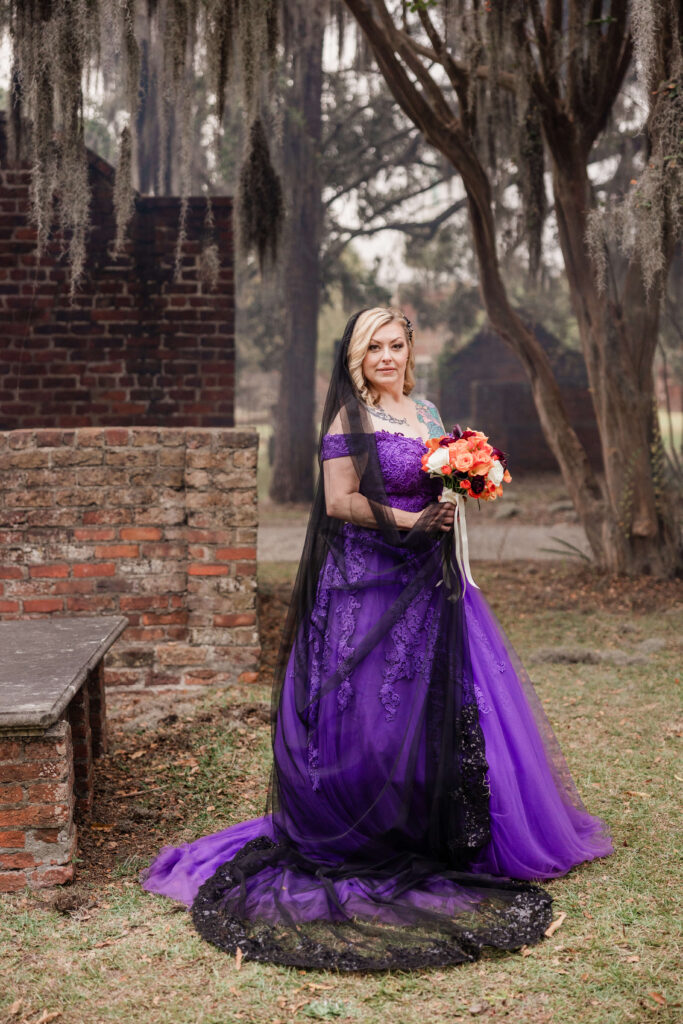 Savannah cemetery elopements - Colonial Park Cemetery - black veil