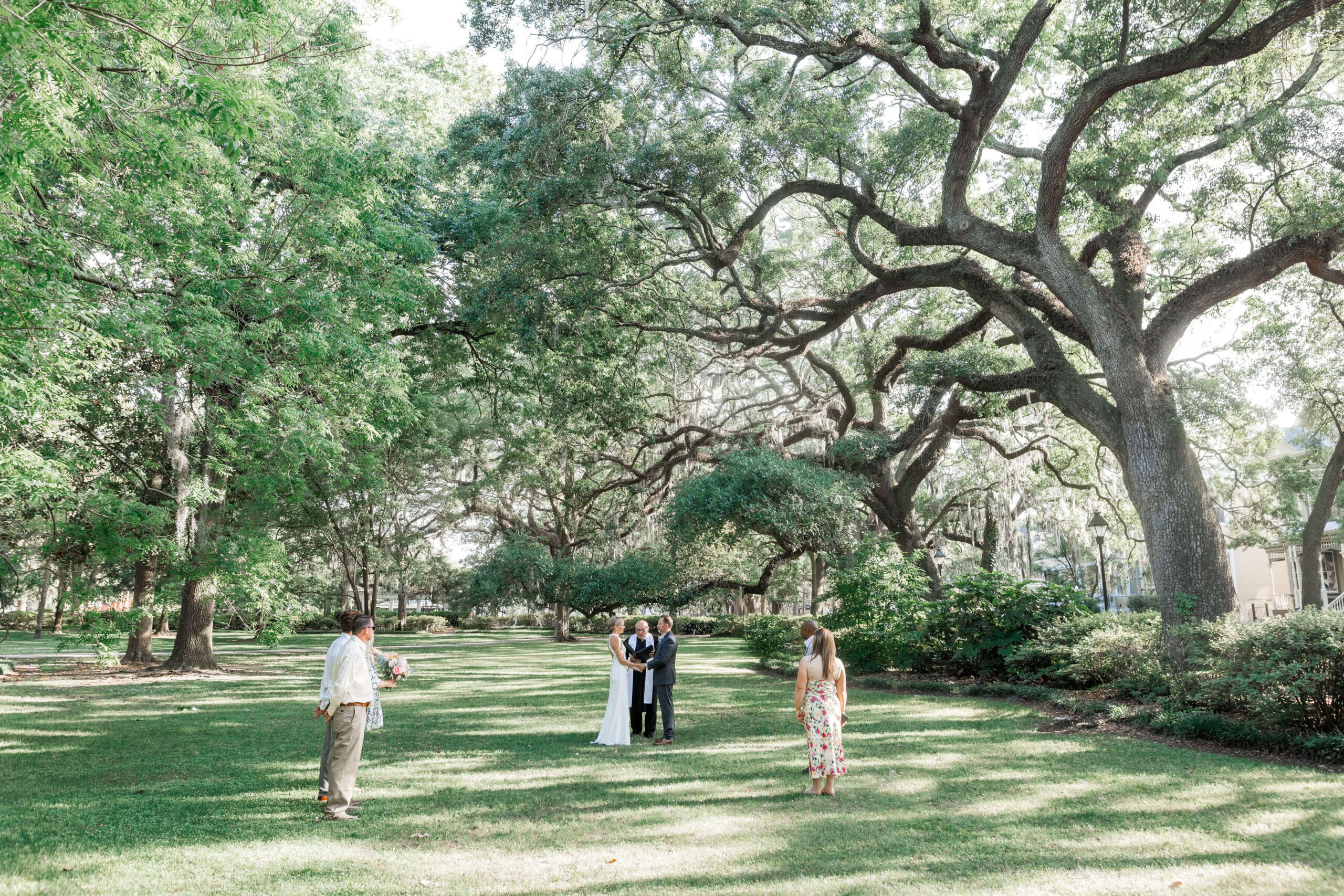 difference between an elopement vs micro wedding