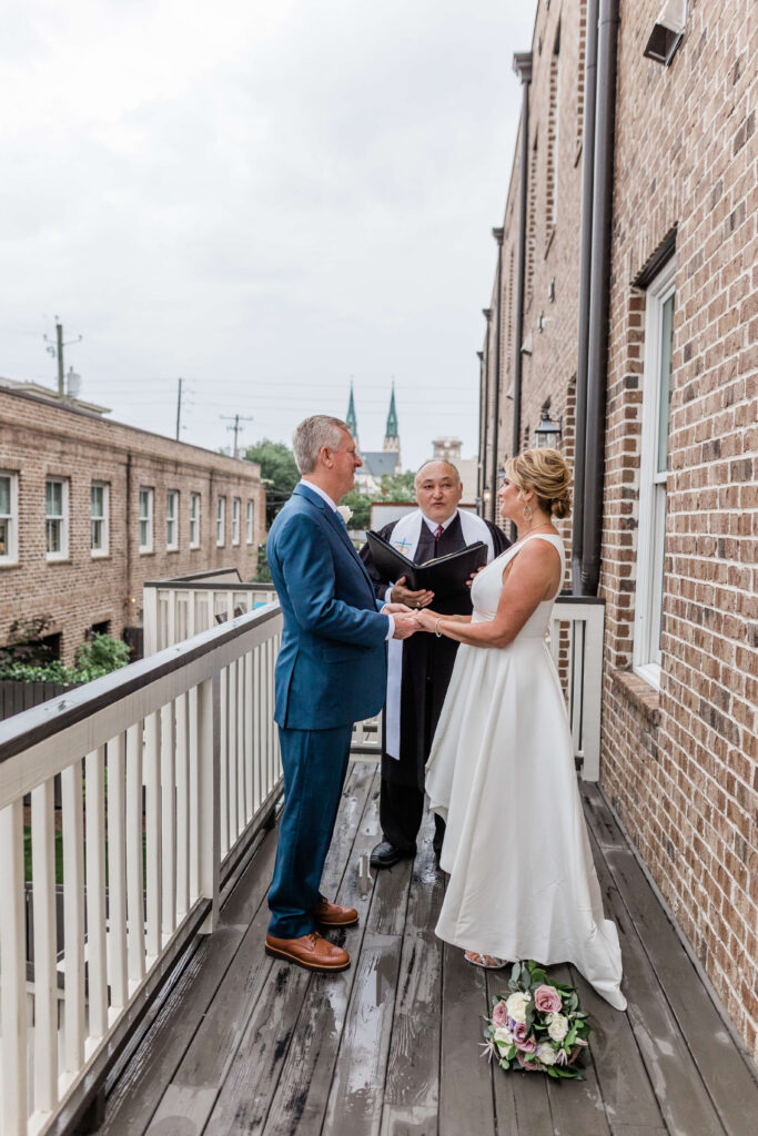 What happens if it rains on your Savannah wedding day | Airbnb elopement ceremony