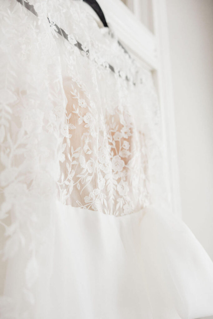 traveling with your wedding dress