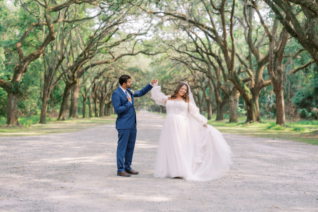 Savannah wedding photo spots Wormsloe